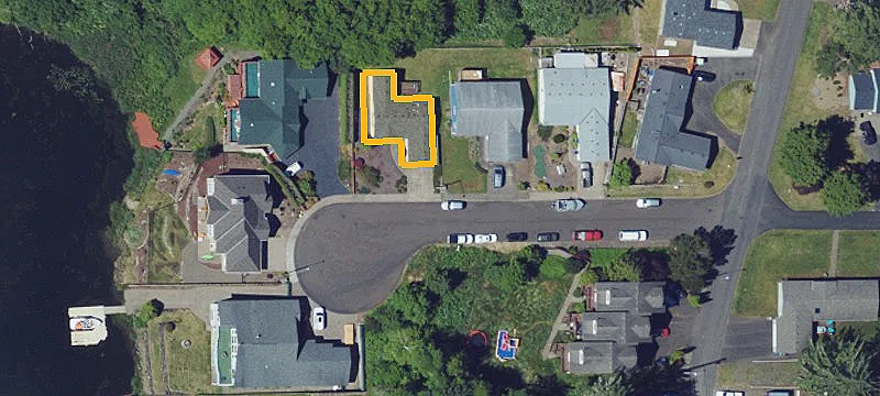Lakefront Multifamily Property