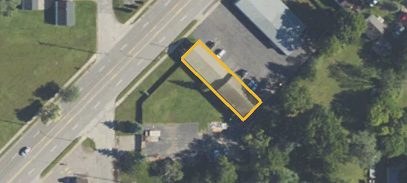 Freestanding Flex Space with Fenced Yard