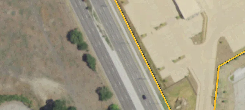Distribution Center with Extensive Docking