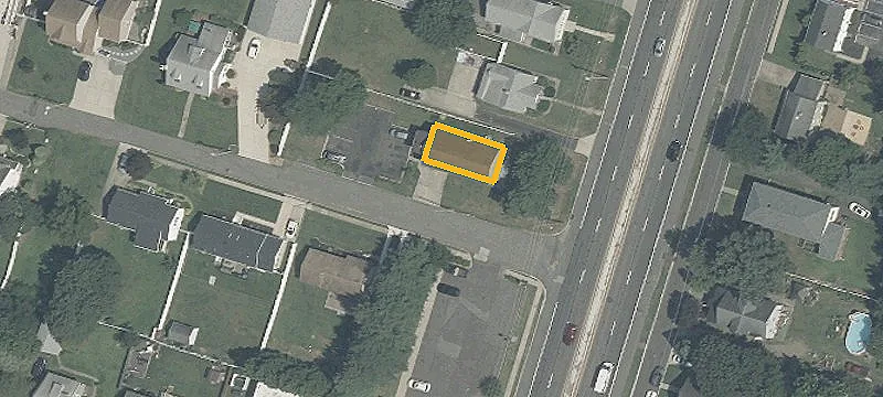 Mixed-Use Property with Residential Unit