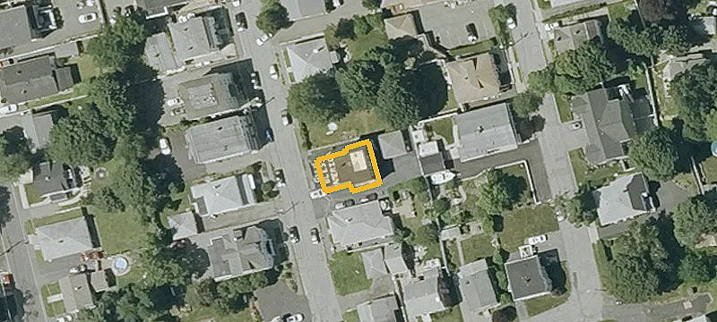 Triplex With Finished Lower-Level Unit