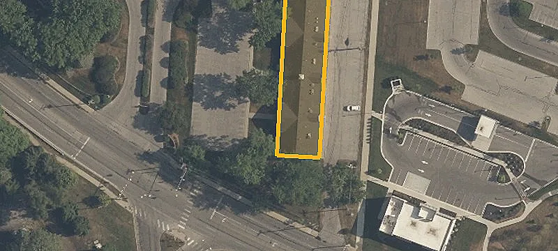 Restaurant Property with Signalized Entrances