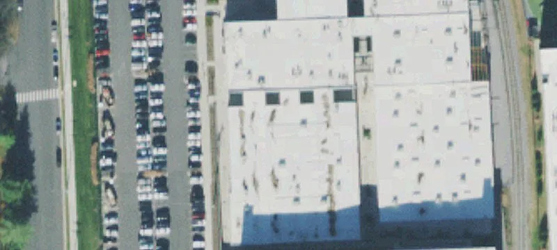 Office Units with Outdoor Plazas