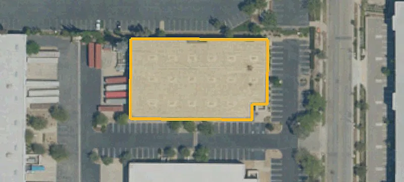Freestanding Flex Building with Dock Doors