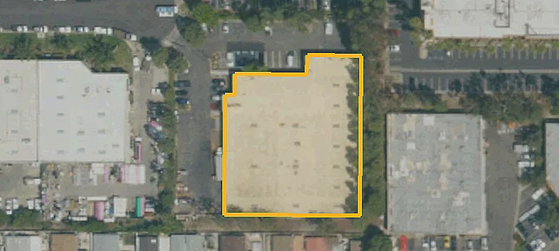 Warehouse Space with Ground-Level Loading