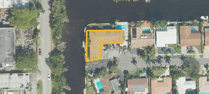 Waterfront 16-Unit Apartment Building