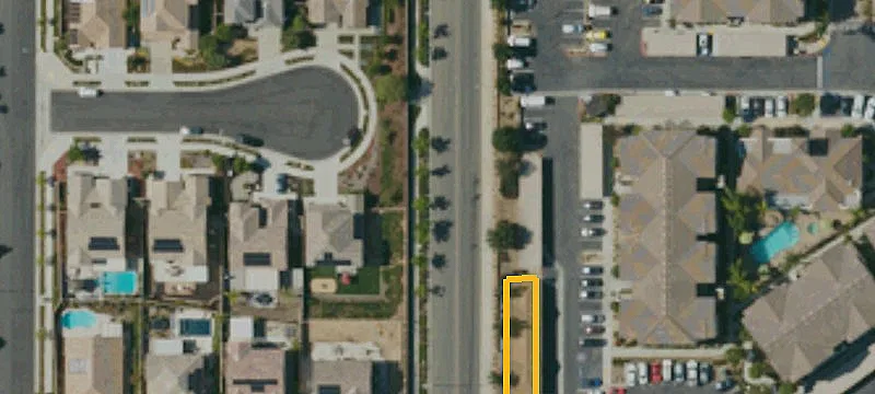 Distribution Center With Secured Yard