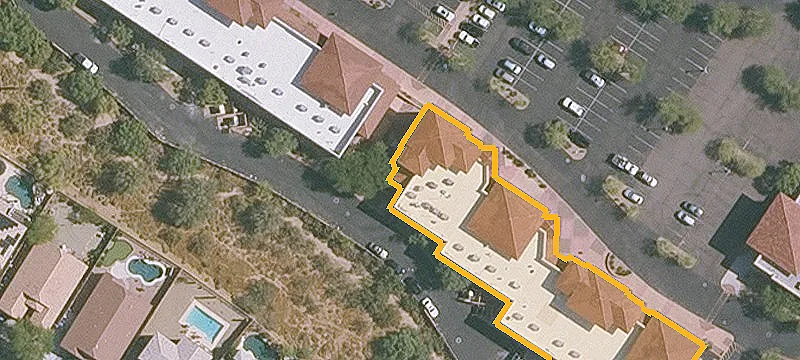 Retail Space in Golf Community