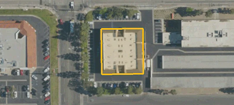 Ground-Floor Flex Space with Yard