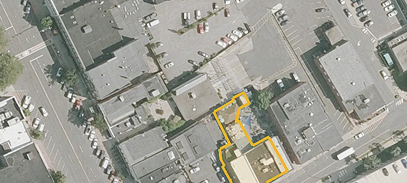 Retail Space at Signalized Intersection