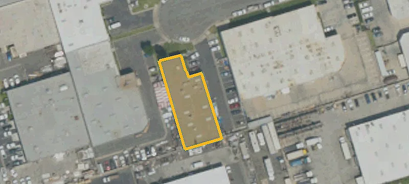 Freestanding Flex Space with Yard