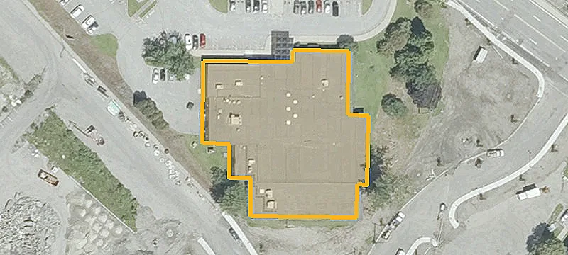 Retail Space with Signalized Access