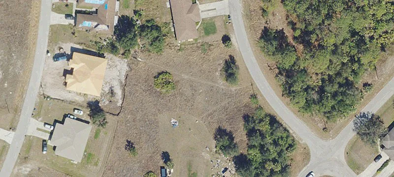 2214 Snead Dr, Lehigh Acres, FL 33973