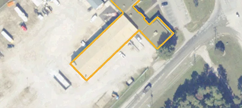 Renovated Flex Space with Yard