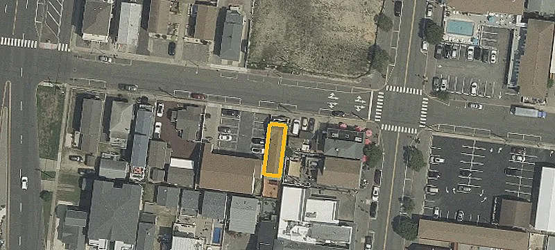 Two-Apartment Duplex Near Ocean