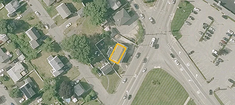 Commercial Land at Signalized Intersection