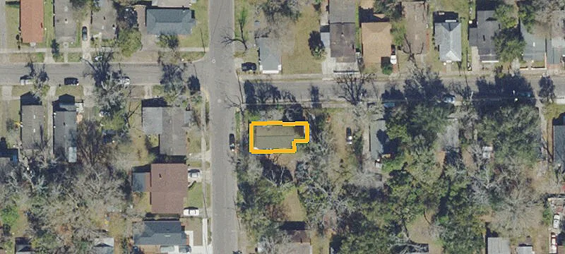 Four-Bedroom Duplex on Corner Lot