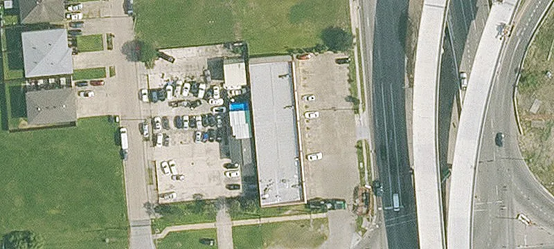 Restaurant Building With Shared Parking