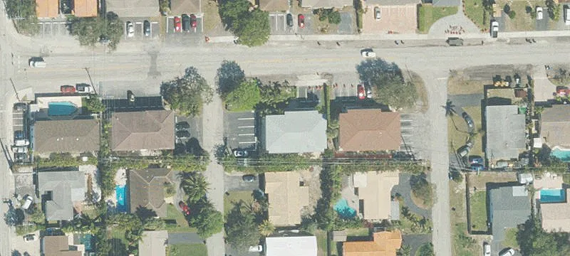 6-Unit Apartment Building