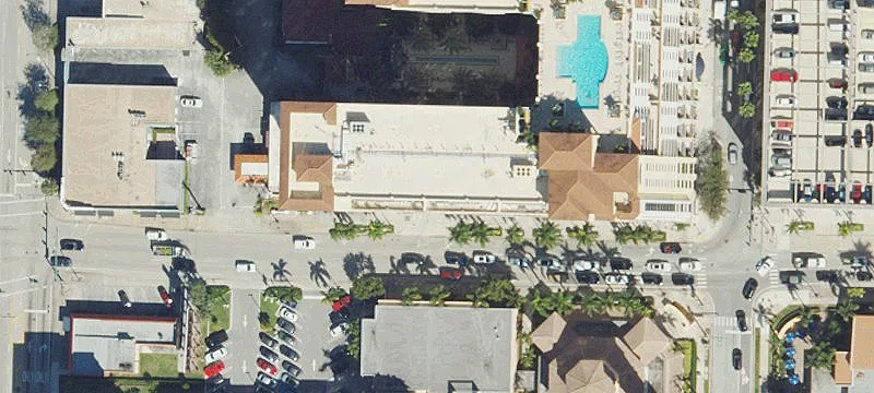 Live-Work Unit with Rooftop Pool