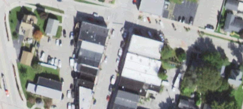 Bar & Pub with Central Air
