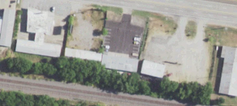 Freestanding Auto Repair Shop