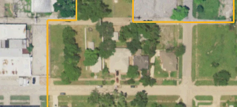 Four-Unit Quadplex with Flexible Layouts