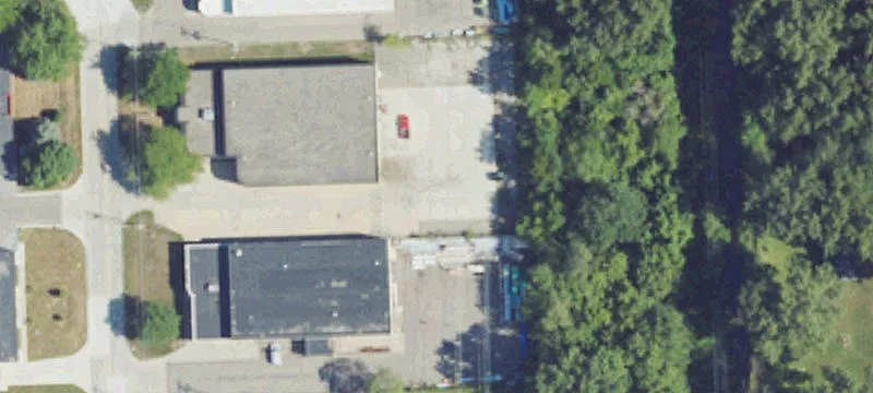 Warehouse with Back Lot