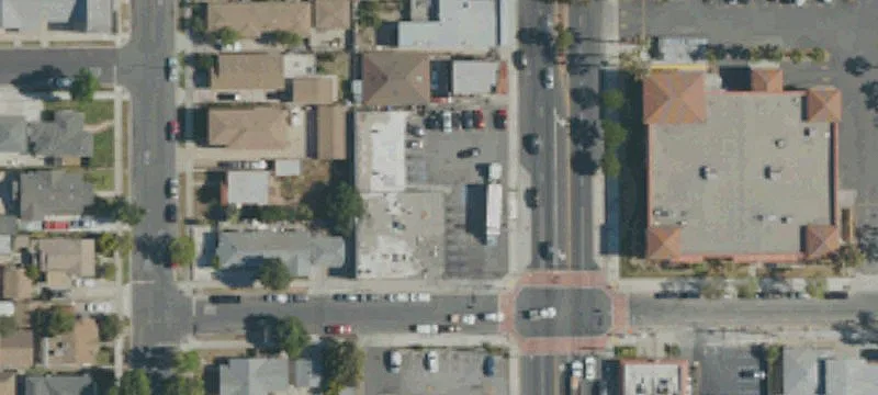 Multi-Tenant Retail Building