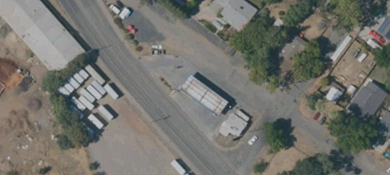 Warehouse Space With Roll-Up Door