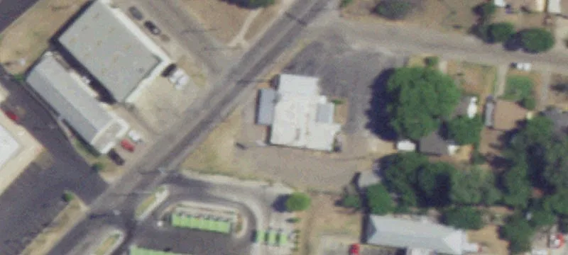 Bar & Pub Building with Parking