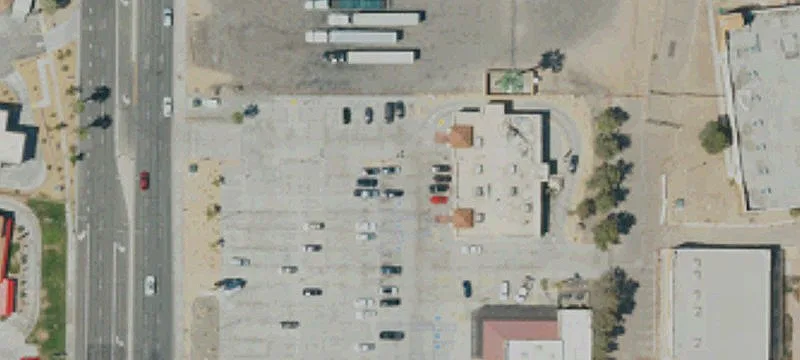 End-Cap Coffee Shop Space