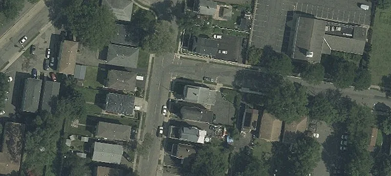 Two-Unit Duplex with Flexible Layout