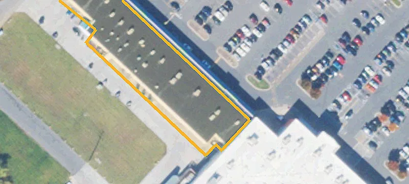 Multi-Space Retail Property