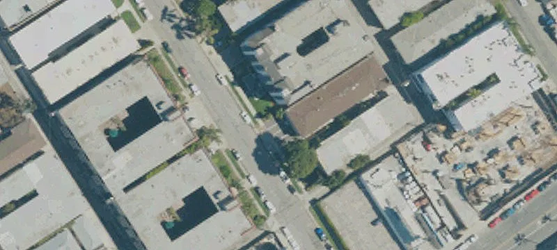 LAR4 Apartment Building
