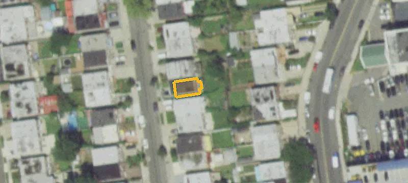 Three-Family Triplex with Parking