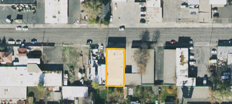 Flex Building With Garage