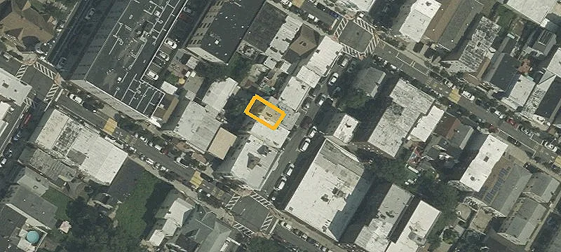Multifamily Property Near Commuter Routes