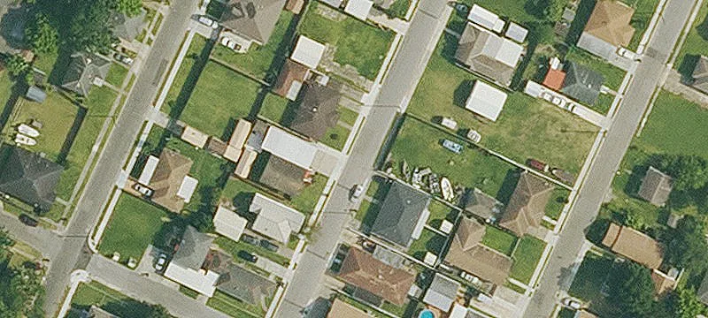 Triplex with Additional Lot
