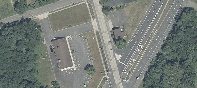 Shopping Center With Diverse Tenant Mix
