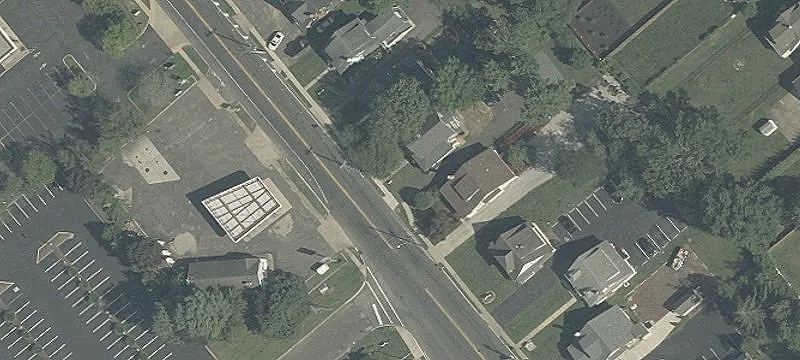 Mixed-Use Property with Two Kitchens