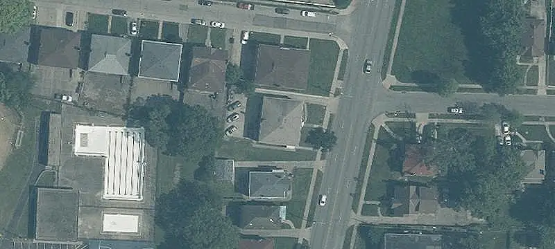 6-Unit Apartment Building
