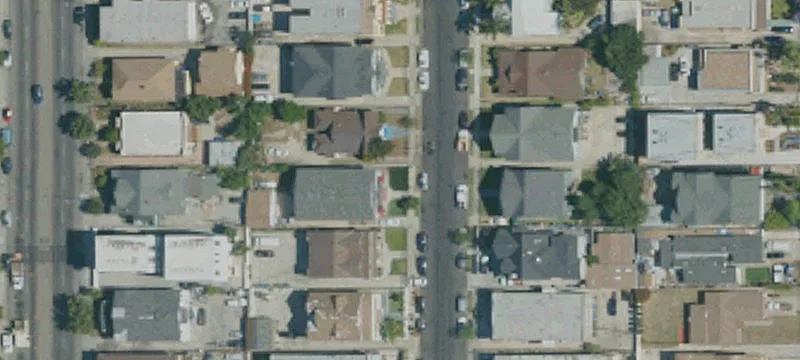 4-Unit Apartment Building