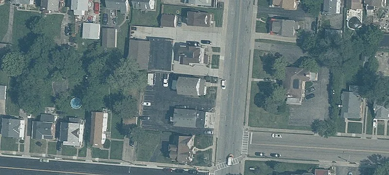 Mixed-Use Building with Apartment