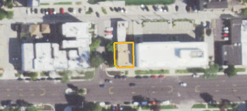 Flex Building With Drive-Through Access