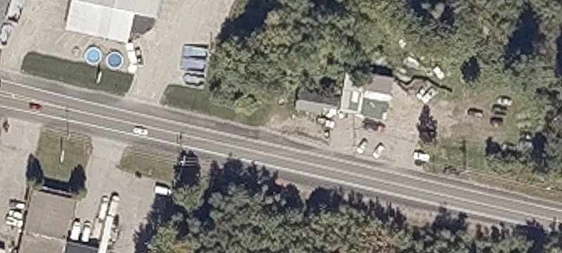 Commercial Land With Garage