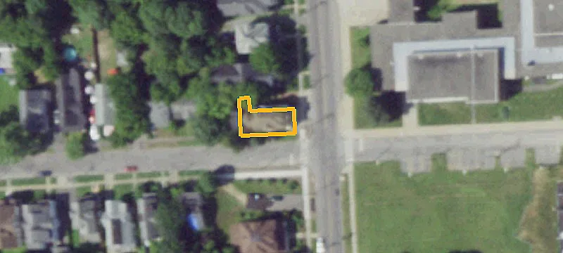 Apartment Building With Owner Storage