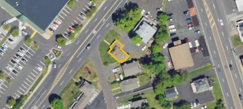 Mixed-Use Property With Residential Unit