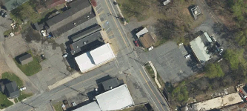 Mixed-Use Building With 5 Units