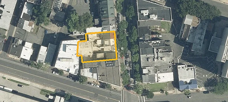 Mixed-Use Property with Apartment